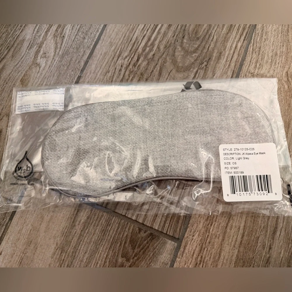 Jenni Kayne NWT Alpaca Eye Mask Light Grey In Original Packaging - Picture 2 of 5